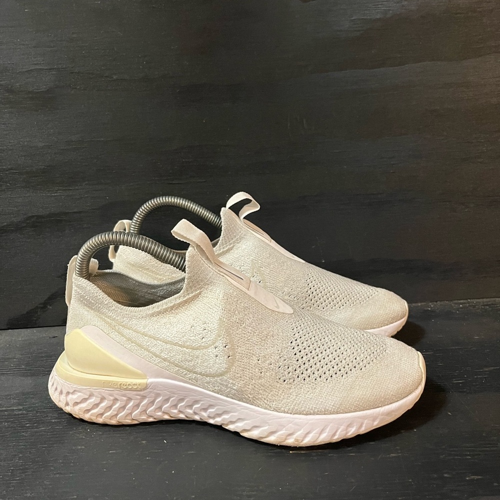 Nike Epic React Phantom Flyknit Women’s Size 7.5 White Running Shoes BV0415-100